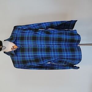 𝅺izod button down blue green long sleeved shirt.  Size is Large